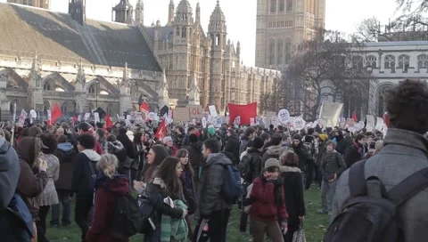 Protesters in Parliament Square Видео 3941441