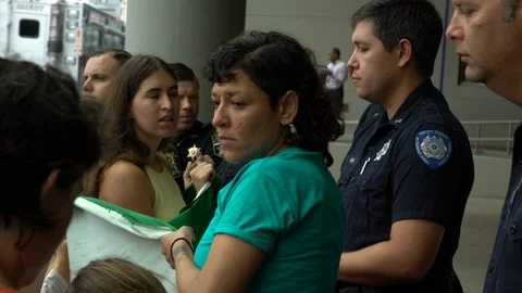 Protesters Shouting "Jail Jeff Sessions" 스톡 동영상 120696281