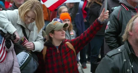 Protestors gather to demand the re-opening of the state during COVID-19 動画素材 131300897