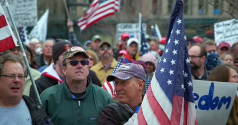 Protestors gather to demand the re-opening of the state during COVID-19 Видео 131301060