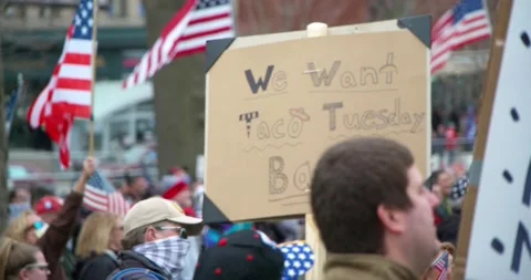 Protestors gather to demand the re-opening of the state during COVID-19 Видео 131305088