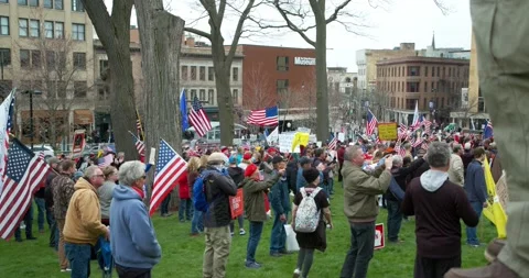 Protestors gather to demand the re-opening of the state during COVID-19 Видео 131305317