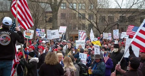 Protestors gather to demand the re-opening of the state during COVID-19 Stockbeeldmateriaal 131314265