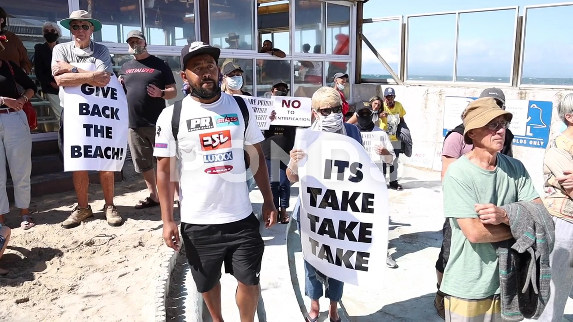 City of Cape Town stops Brass Bell restaurant from building on beach