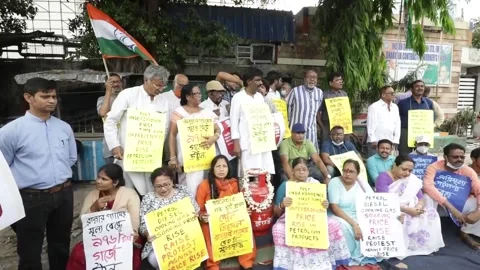 Protests in India against increase in prices of basic products, KOLKATA, ES - 04 Video stock 204115687