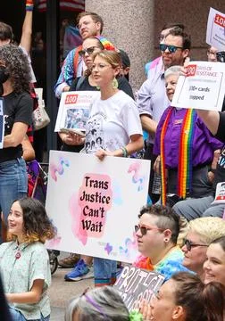 Protests to keep all books in libraries and schools, Austin, USA - 20 Apr 2023 Foto stock