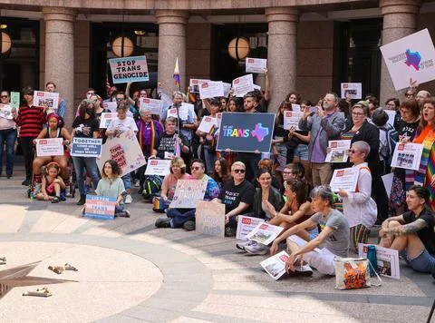 Protests to keep all books in libraries and schools, Austin, USA - 20 Apr 2023 Foto stock
