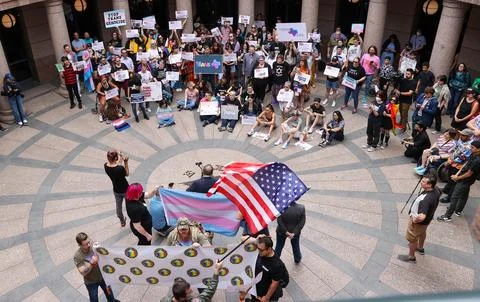 Protests to keep all books in libraries and schools, Austin, USA - 20 Apr 2023 Foto stock