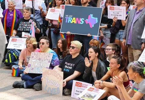 Protests to keep all books in libraries and schools, Austin, USA - 20 Apr 2023 Foto stock