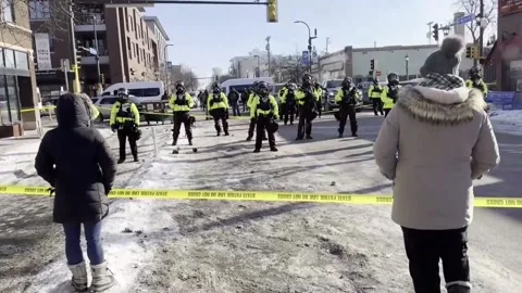 Protests in Minneapolis after the murder of a man by federal agents, ESTADOS UNI Stock Footage 327567417