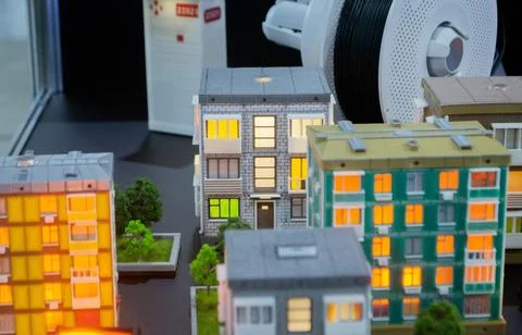 Prototype building printed on 3D printer from melted plastic 3D-printed building Fotos de archivo