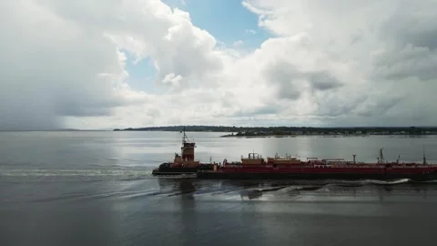 Providence River Ship Chase: Riveting Drone Footage 스톡 동영상 250098559