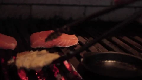 Provolone cheese in a barbecue Video stock 133206914