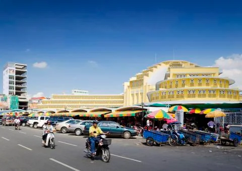 Psar thmei central market and street in phnom penh cambodia Stock Photos