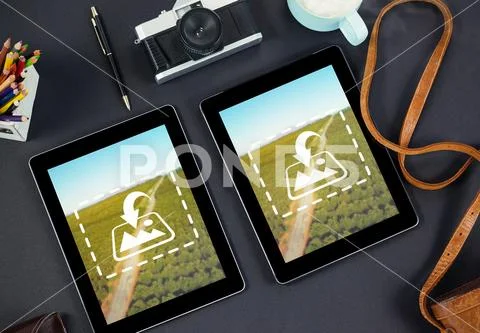 PSD template of digital tablets, color pencils, camera, cup of coffee and pen on PSD-Vorlage