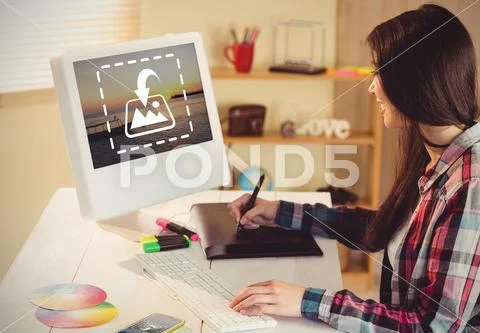 PSD template of female graphic designer working at desk in office PSD-Vorlage