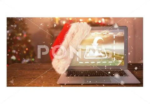 PSD template of laptop on wooden table at home during Christmas Modello PSD