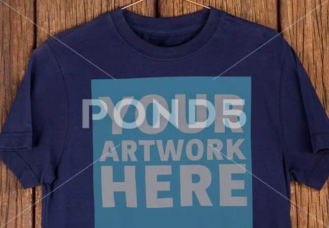 PSD template of navy blue t-shirt on wood paneling PSD 템플릿