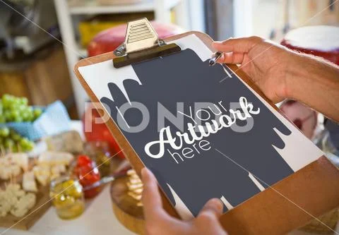 PSD template of salesman writing on clipboard at counter in market PSD-sjabloon