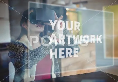 PSD template of woman using virtual reality Modello PSD