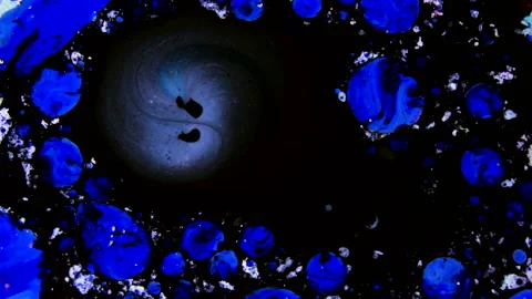 Psychedelic morphing liquid, bubbles, ink transition. Abstract grunge background Stock Footage 152340370