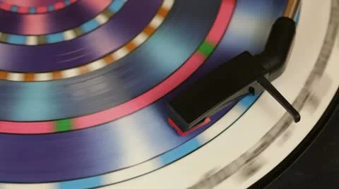 Psychodelic LP spinning on a turntable Video stock 9704207