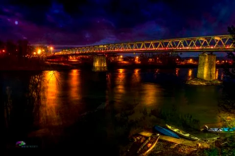 Public bridge boder cross night photo print photo art Фото