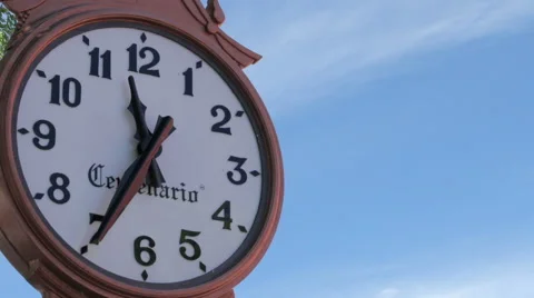 Public clock, clockwise are moving faster. Mexico-2014. TIME LAPSE-MEDIUM SHOT. Stock Footage 42475097