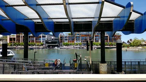 Public ferry docking in City of Perth 스톡 동영상 147697267