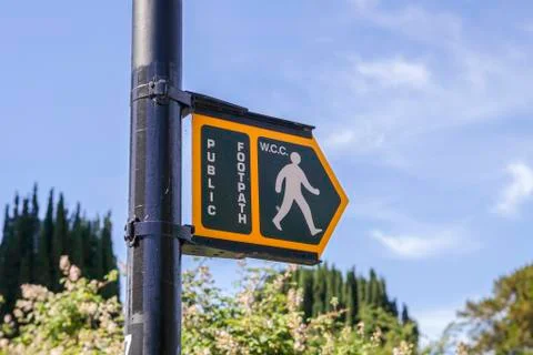 Public footpath Stock-Fotos