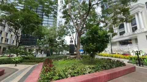 Public Park and Greenery in BGC 4k 60fps Stockbeeldmateriaal 339201067