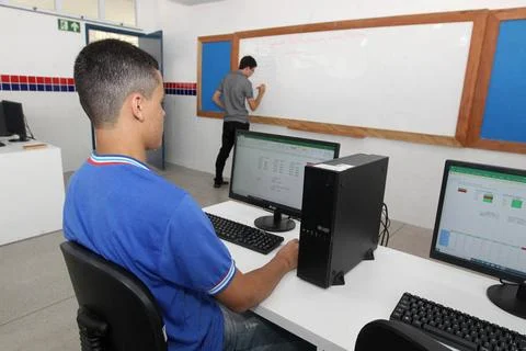  public school computer lab aracatu, bahia, brazil - july 7, 2023: A stude... 库存照片