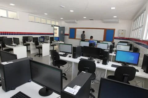  public school computer lab aracatu, bahia, brazil - july 7, 2023: A stude... Foto stock