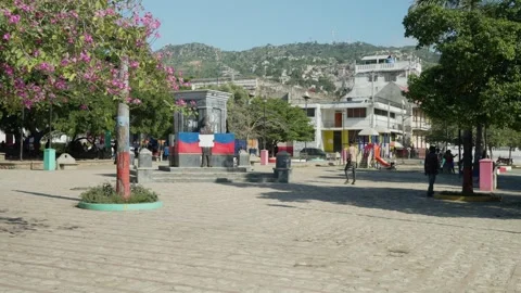 Public square with national monument in Cap-Haïtien, Haiti Vídeo Stock 320928818