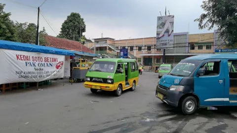 Public transportation Video stock 136672823