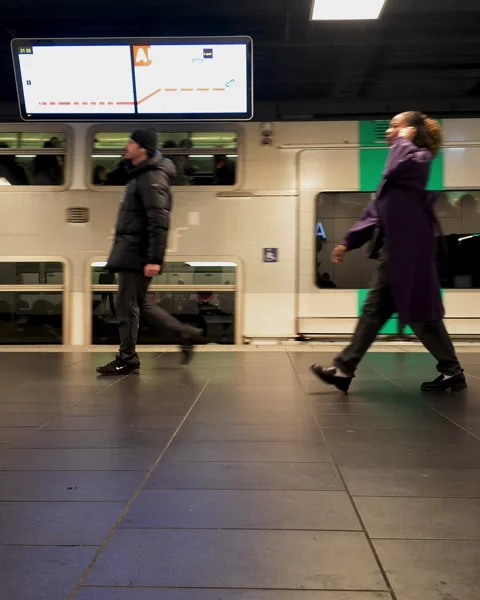 Public transportation in Paris 動画素材 294243490