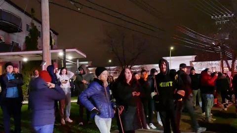 Public watching structure fire Stock Footage 139657220