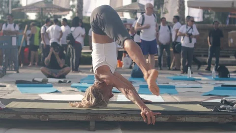 Public Yoga lesson Stock Footage 112252910