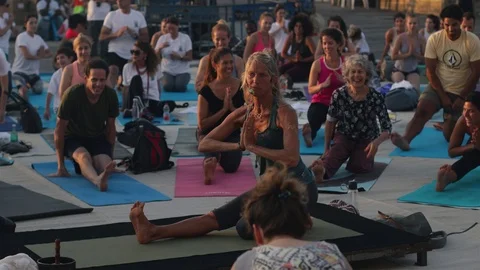Public Yoga lesson Stock Footage 116736687