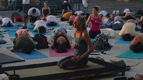 Public Yoga lesson Stock Footage 116738922