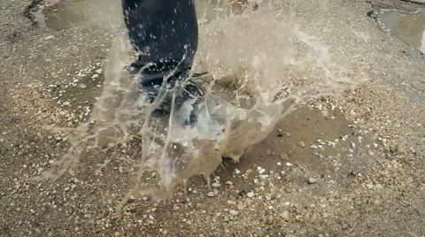 Puddle splash. Vidéo 48888450