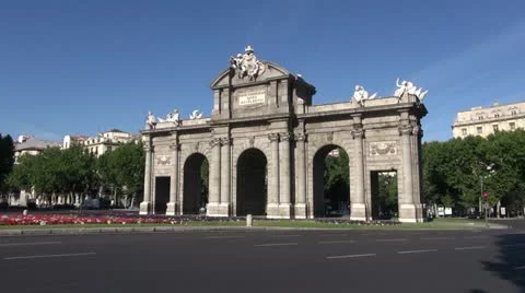 Puerta de Alcala side 40 Stock Footage 21224744