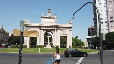 Puerta del Mar ( Porta de la Mar) monument on plaza in center of Valencia, Spain Stock-Footage 143301734