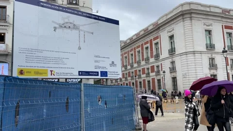 Puerta del Sol Square, renovation sign. Madrid 4K Stock-Footage 223406301