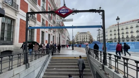 Puerta del Sol Square, Subway Sign. Madrid 4K Stock-Footage 223406388