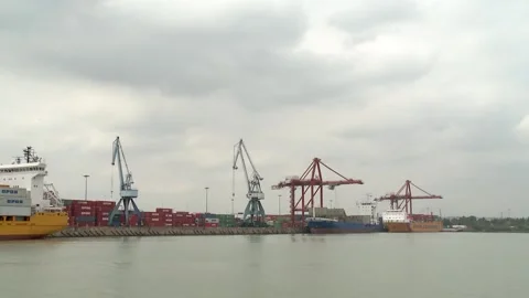 Puerto de Sevilla_PACK 2 動画素材 148579412