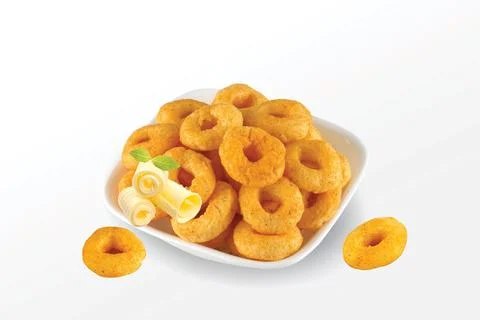 Puffed corn rings, cereal ring, Pile of crispy Corn Puff, chips, Snack Food ( Foto stock