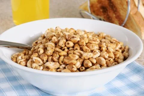 Puffed wheat cereal Foto stock
