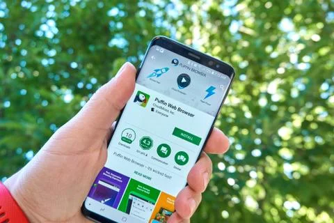 Puffin Web Browser mobile app on Samsung s8. Stock Photos
