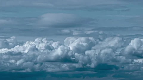 The puffy clouds stream in the sky. time lapse Stock Footage 132602482